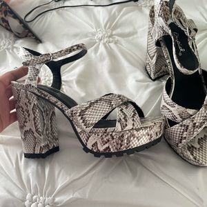 Chunky snake skin platform